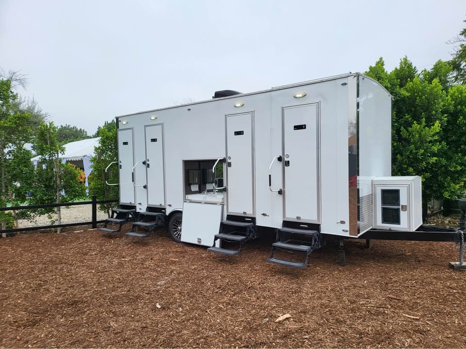 4-Station Individual Entry + Exterior Hand-Wash Station